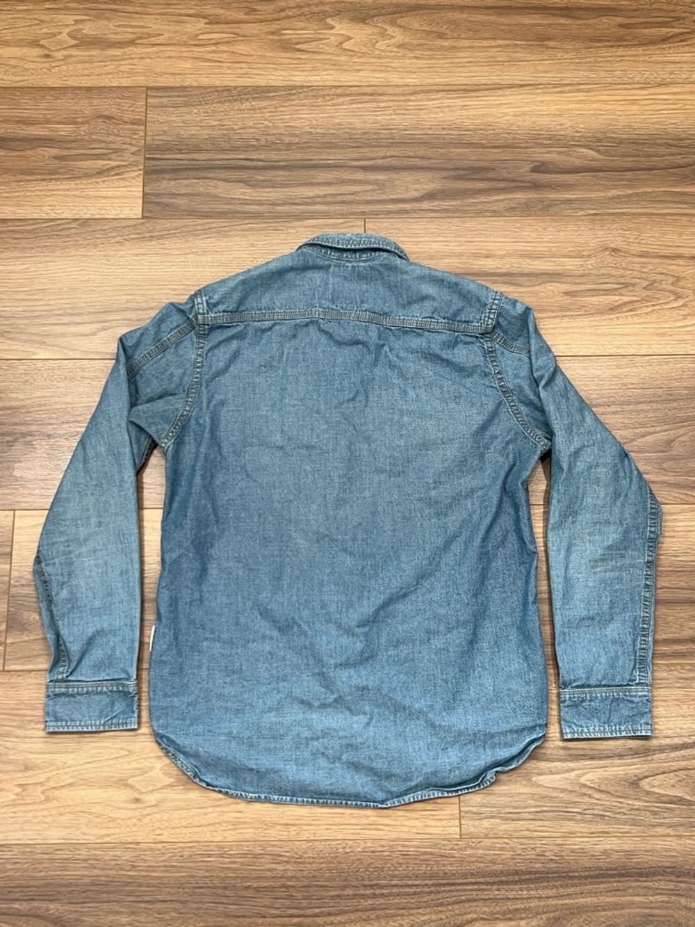 Iron & Resin Denim Shirt Size Medium - Picture 14 of 14